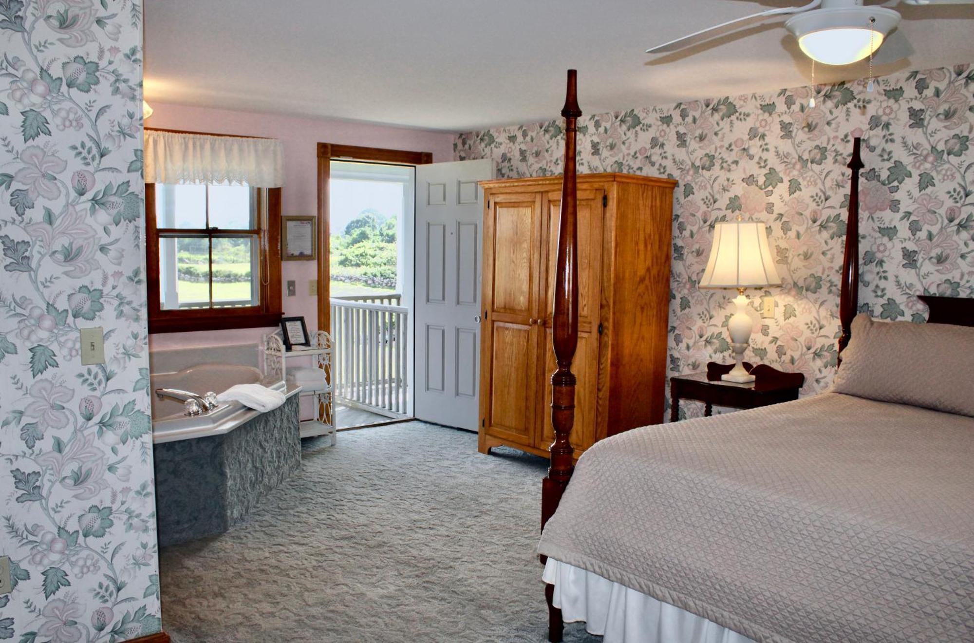 Rose Farm Inn New Shoreham Exterior photo
